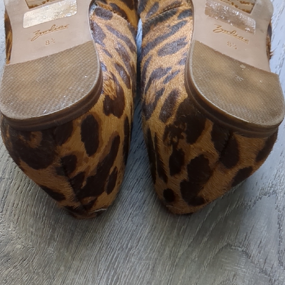 Zodiac Brown Leopard Print Flats - Picture 8 of 9